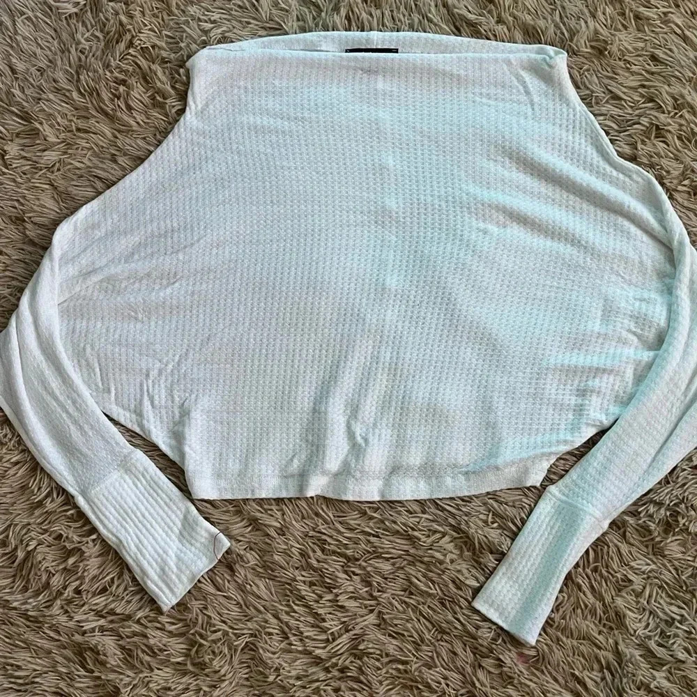 Cropped wide neck top